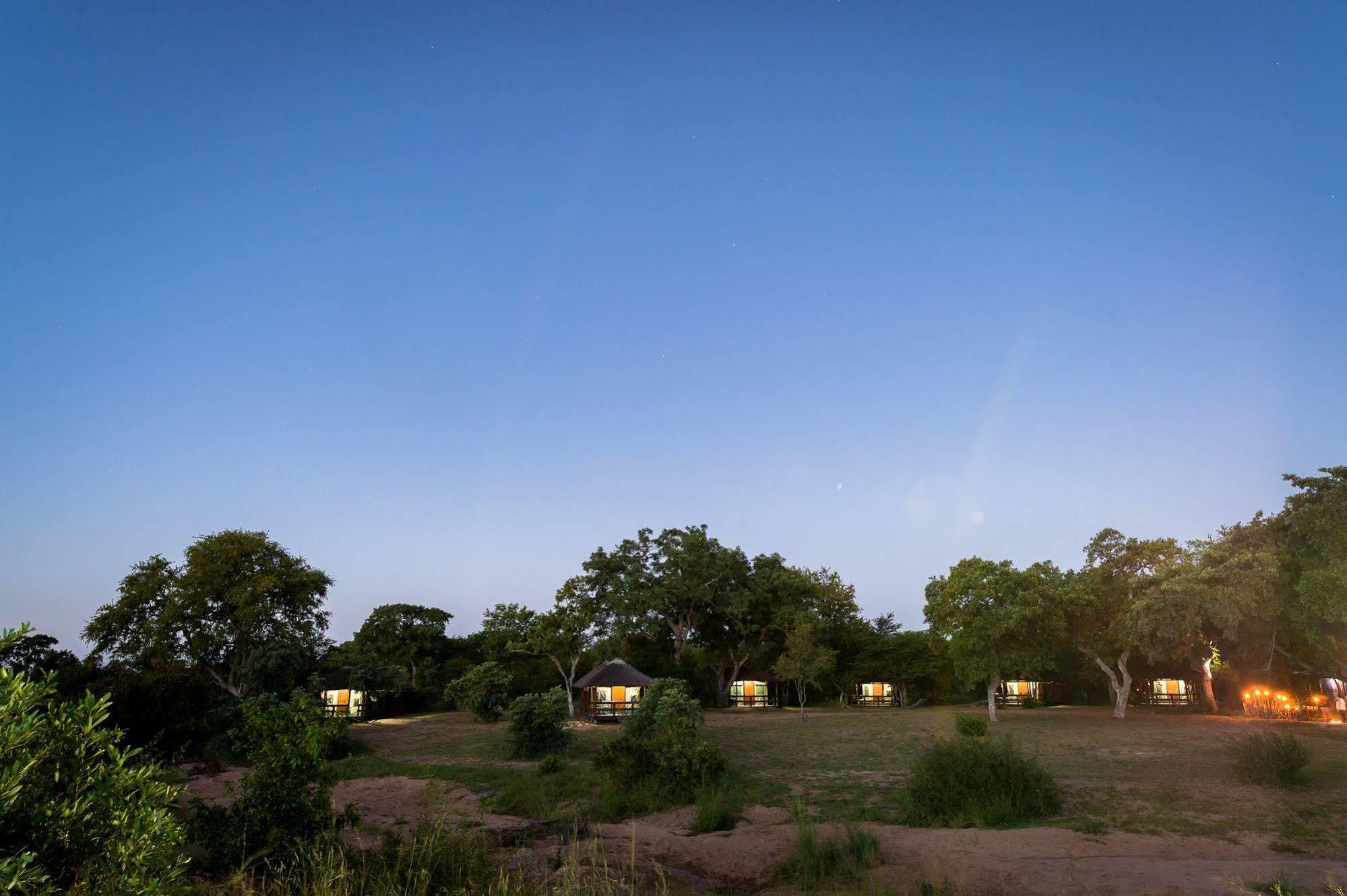 Shindzela Tented Camp Заповедник Тимбавати Экстерьер фото