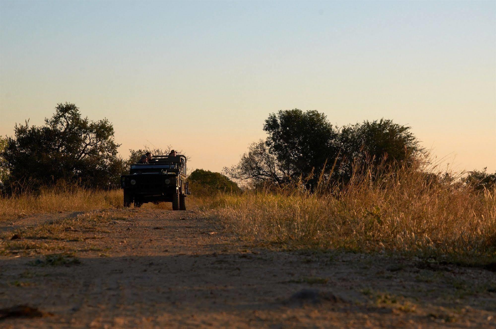 Shindzela Tented Camp Заповедник Тимбавати Экстерьер фото